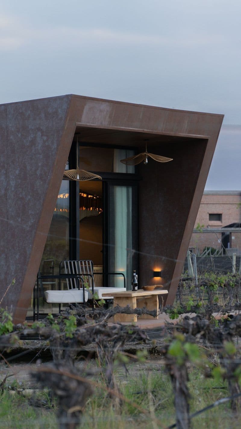 Andeluna Winery Lodge